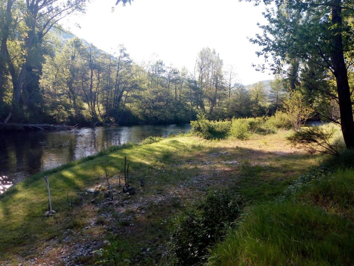 Camping Le Vialaret Nant 外观 照片