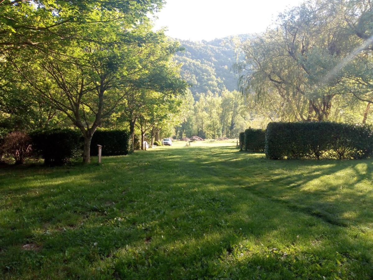 Camping Le Vialaret Nant 外观 照片