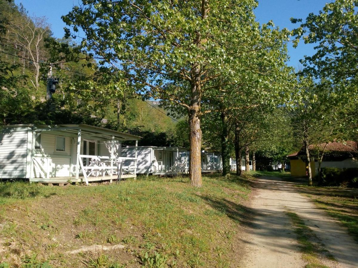 Camping Le Vialaret Nant 外观 照片