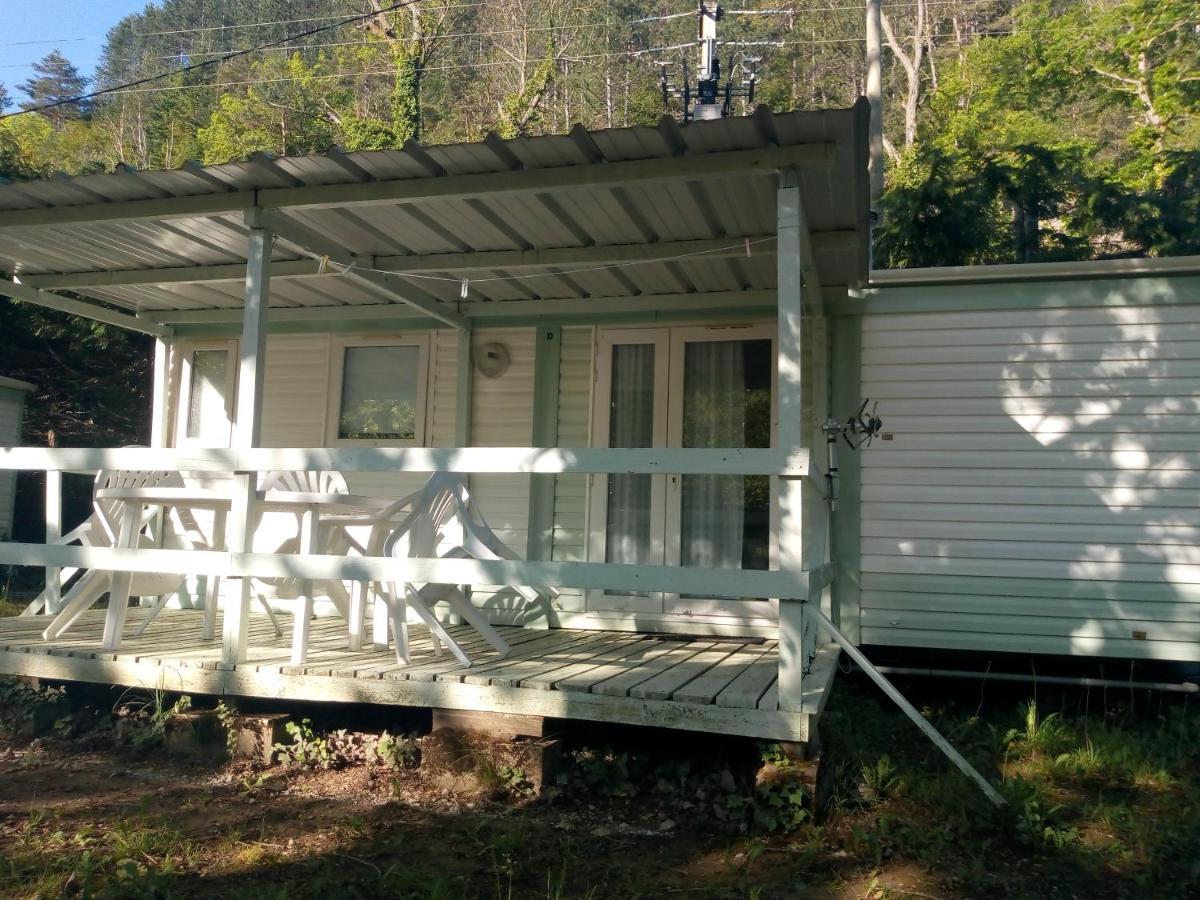 Camping Le Vialaret Nant 外观 照片